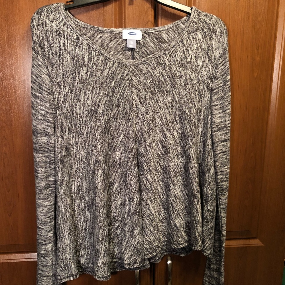 Flowy black/grey long sleeve